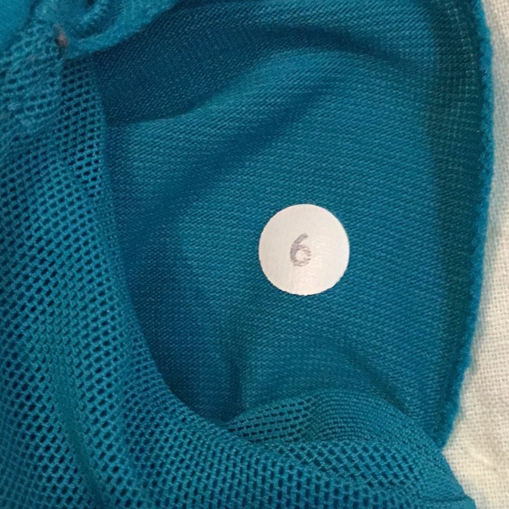 Lululemon Scoop Neck Tank - Picture 4 of 4